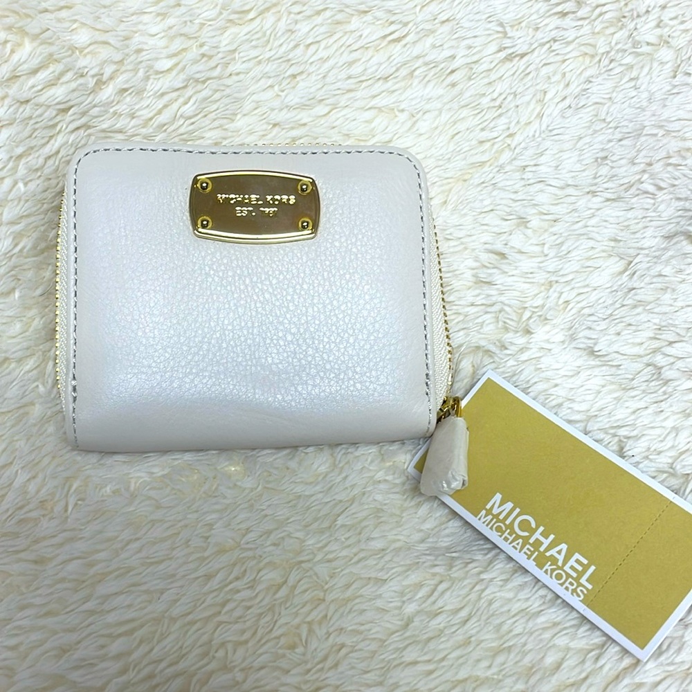 Michael Kors Jet Set Item Bifold Wallet